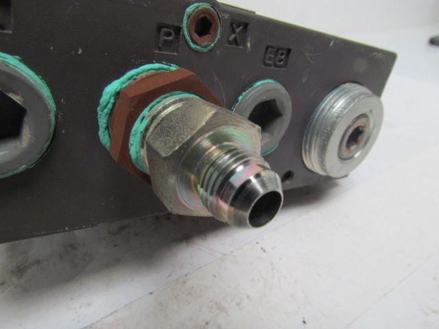 Numatics FlexiBlok 3-Block Manifold Assy 1/4" NPT Side/Bottom Ports w/End Caps