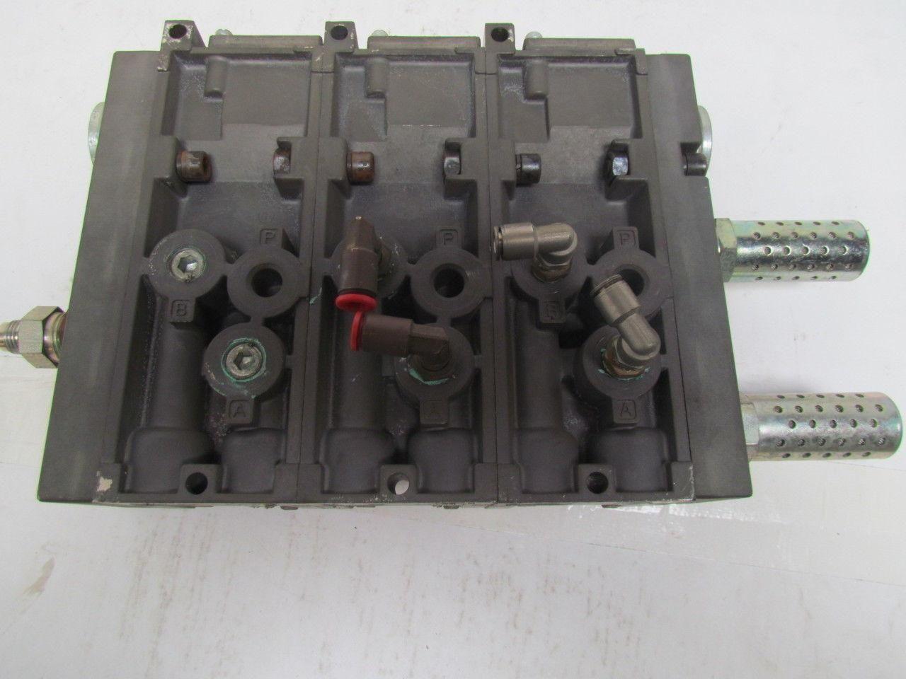 Numatics FlexiBlok 3-Block Manifold Assy 1/4" NPT Side/Bottom Ports w/End Caps