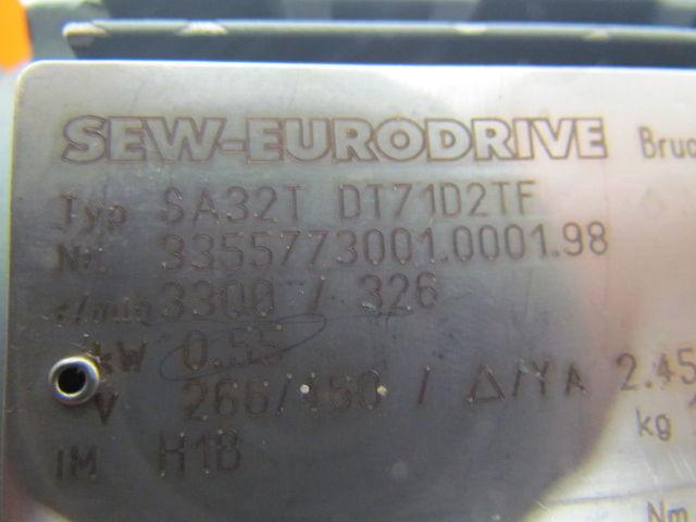 SEW-EURODRIVE SA32T DT71D2TF Gear Motor 3/4Hp .55KW 3Ph 266/460V 3300 RPM 10:1