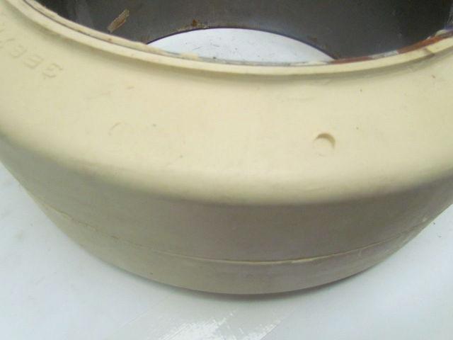 Caterpillar Smooth White Non-Marking Rubber Press-on Forklift Tire 14x5x10 NMHP