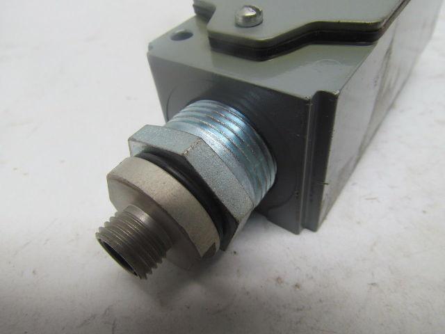 Allen-Bradley 802T-NX183 Oiltight Limit Switch w/6 Pin Connector NEW Take-Off