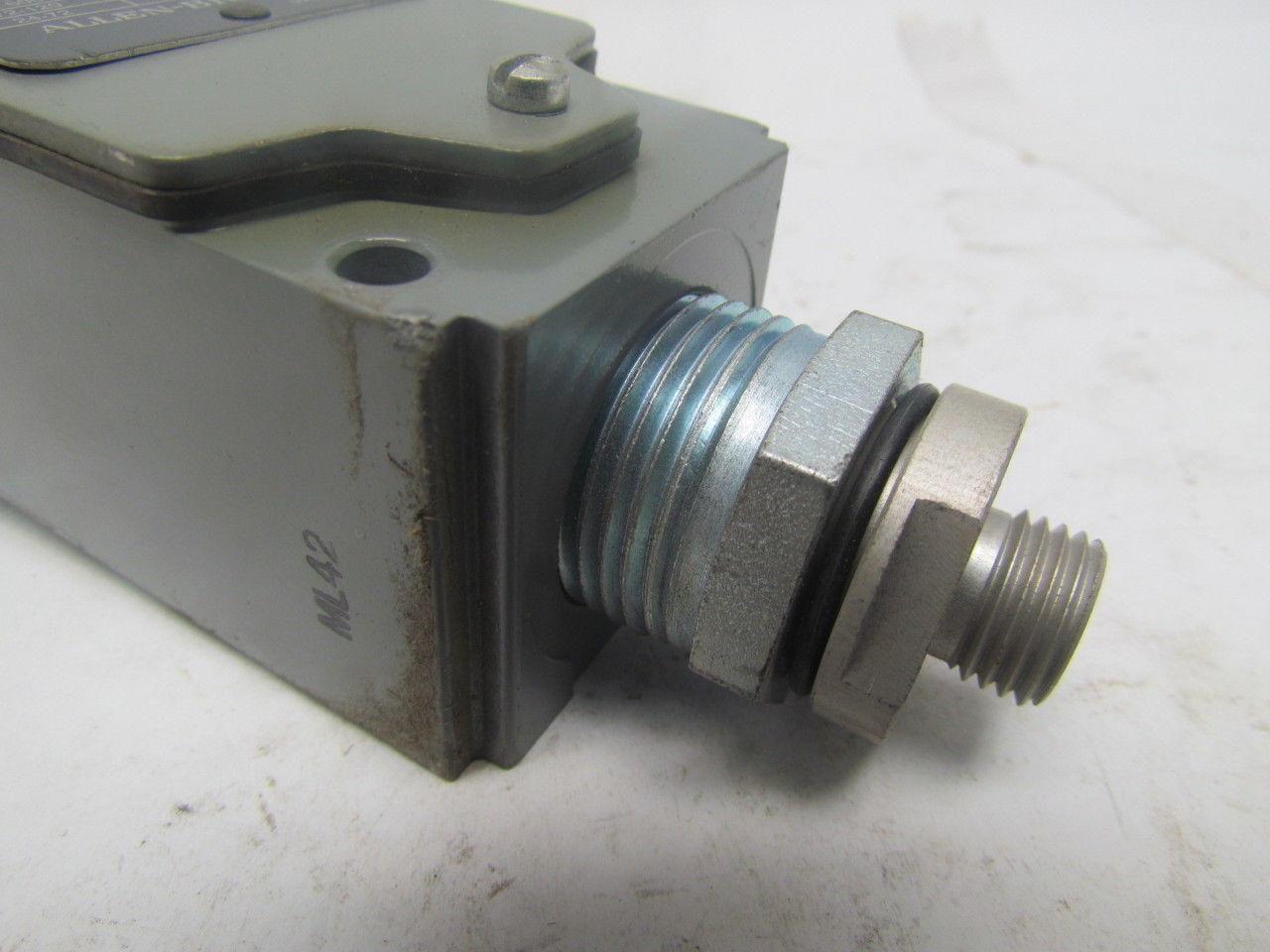 Allen-Bradley 802T-NX183 Oiltight Limit Switch w/6 Pin Connector NEW Take-Off