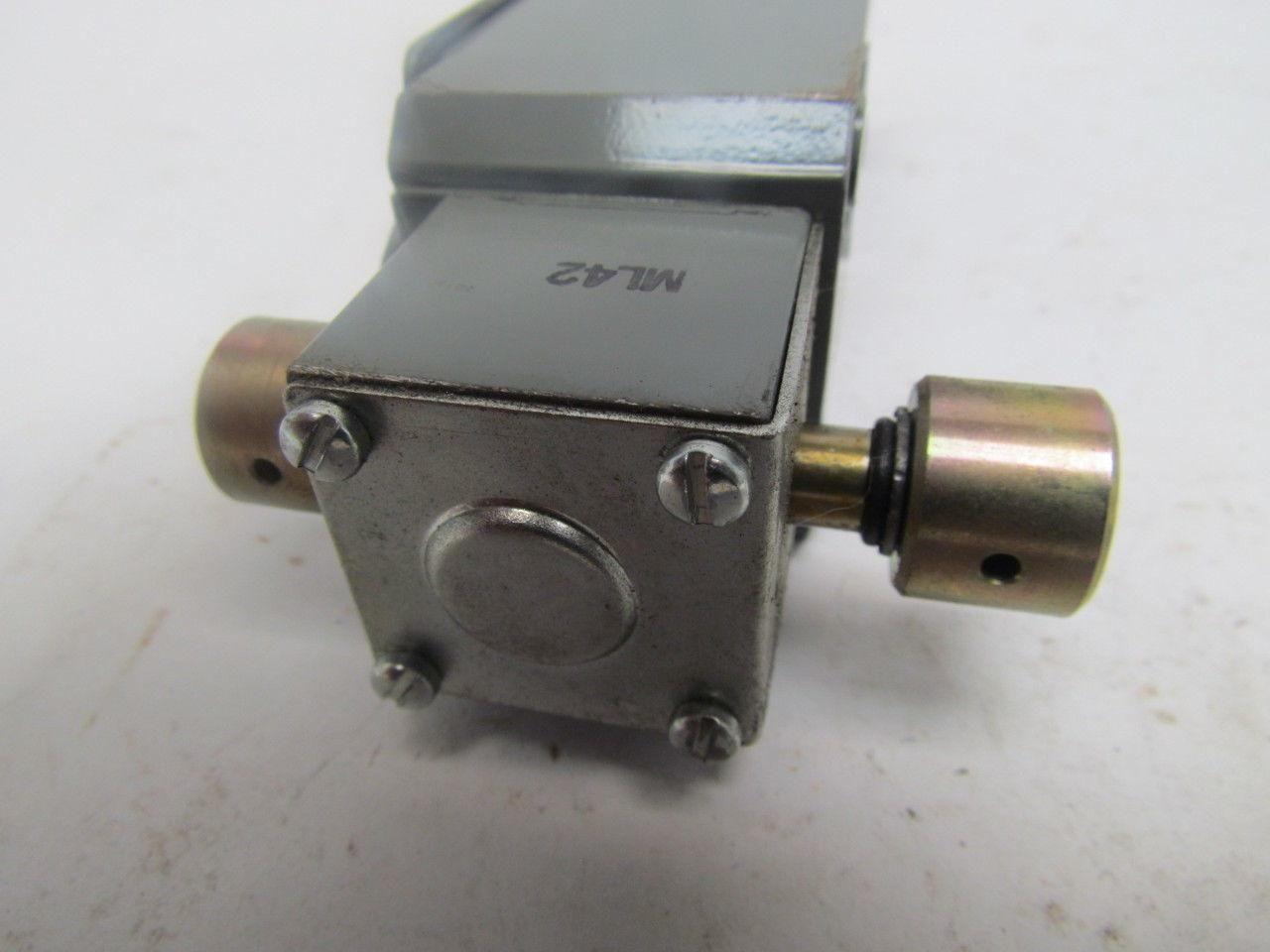 Allen-Bradley 802T-NX183 Oiltight Limit Switch w/6 Pin Connector NEW Take-Off