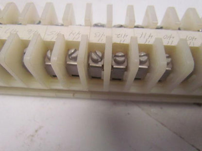 Allen-Bradley 1492 Style.CA 90 Terminal Blocks 2 End Pieces Mounted on Rail