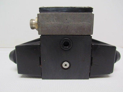 Vickers 02-119590 DG4S4LW-01 6C-B-60 Double Solenoid Hydraulic Valve 3-Pos 4-Way