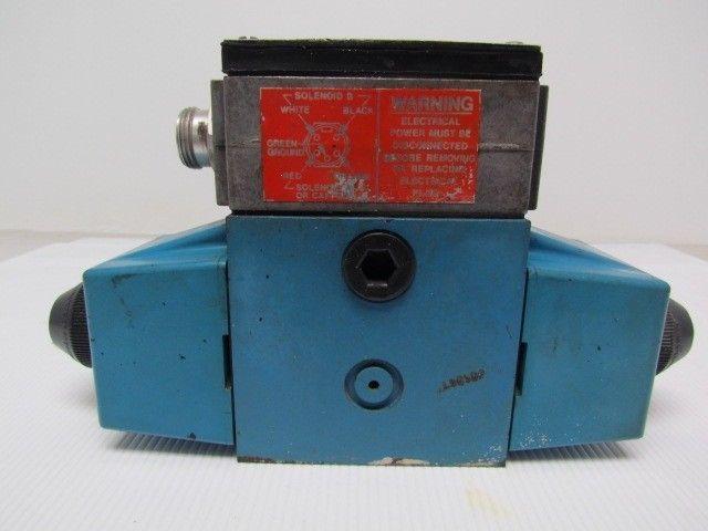 Vickers 02-119460 PA5DG4S4LW 01CB60 Hydraulic Directional Control Valve