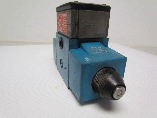 Vickers 02-119460 PA5DG4S4LW 01CB60 Hydraulic Directional Control Valve