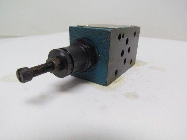 Vickers DGMFN-3-X-A2W-B2W-21 Hydraulic Flow Control Module
