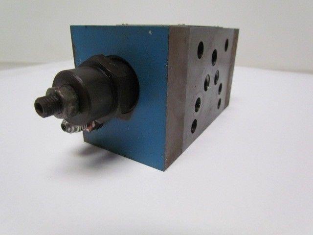Vickers DGMX2-5-PP-BW-E-S-30 SystemStak Reversible Hydraulic Reducing Valve