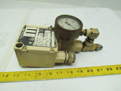 Allen Bradley 836T-T35-J Pressure Control With 1500 PSI Gauge