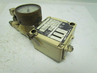 Allen Bradley 836T-T35-J Pressure Control With 1500 PSI Gauge