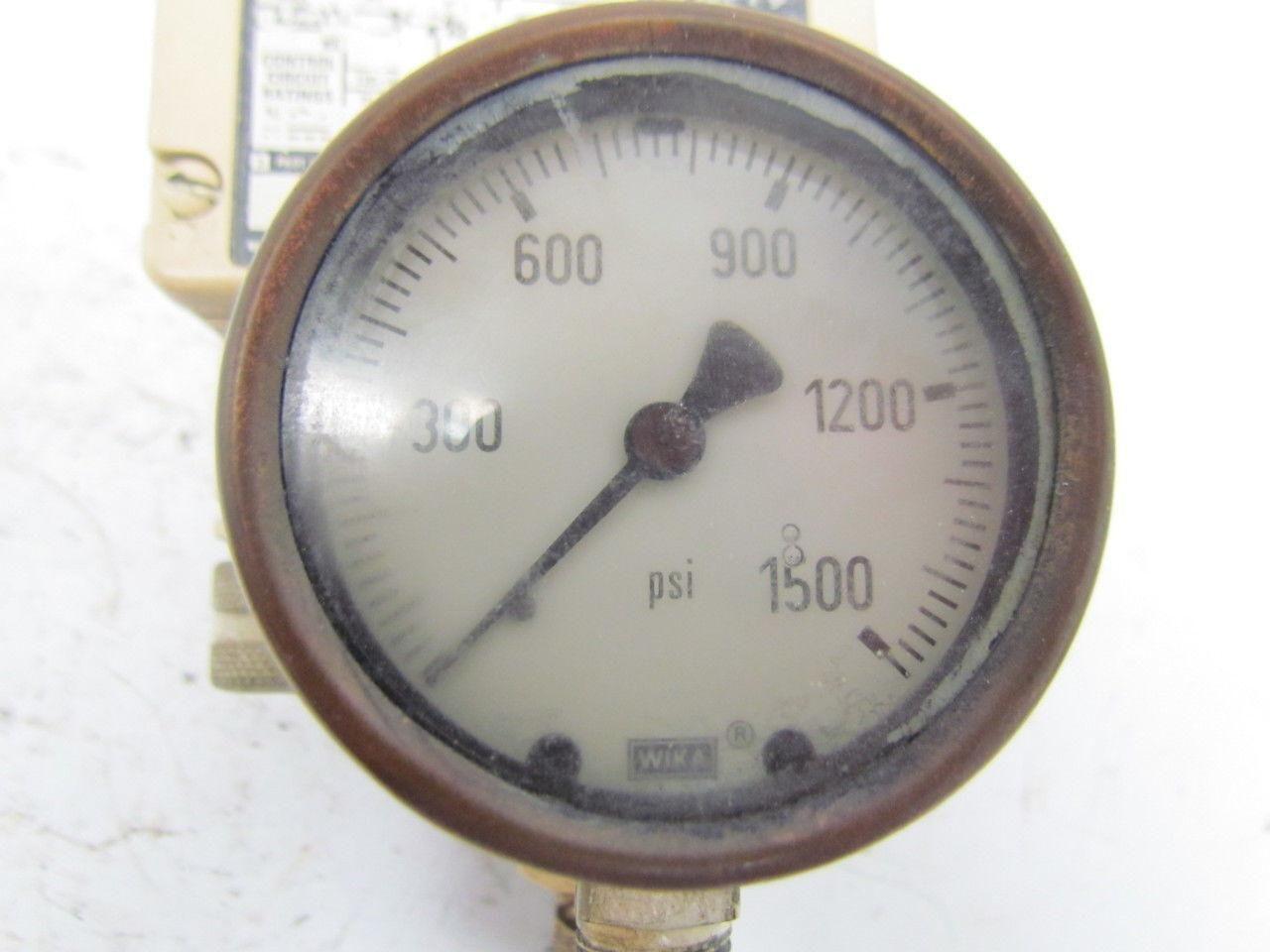 Allen Bradley 836T-T35-J Pressure Control With 1500 PSI Gauge