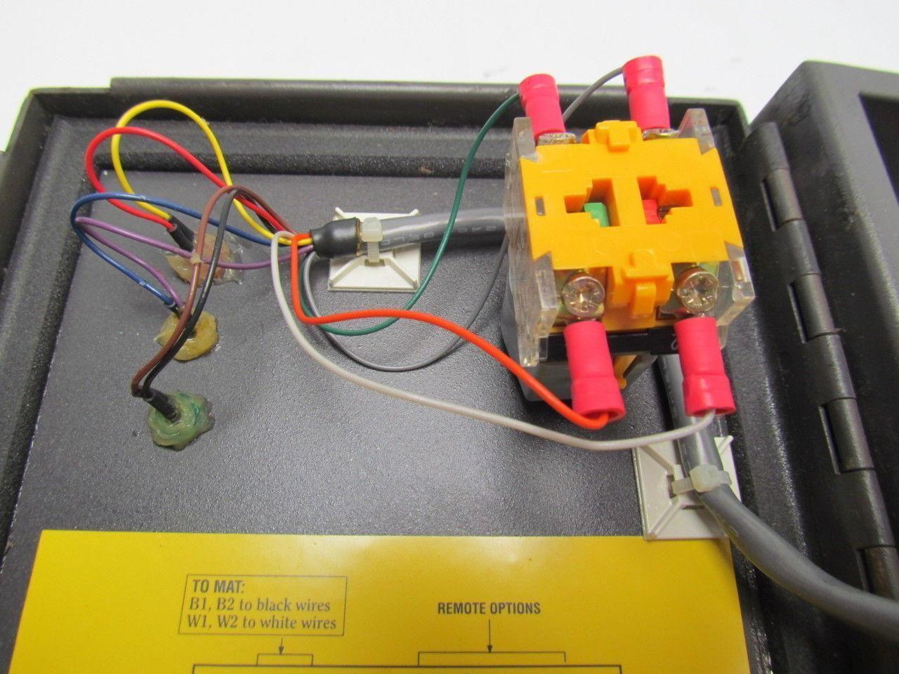 STI OMC-2-120-GM3 82197-0030 Safety Light Curtain Optomat Controller Control Box