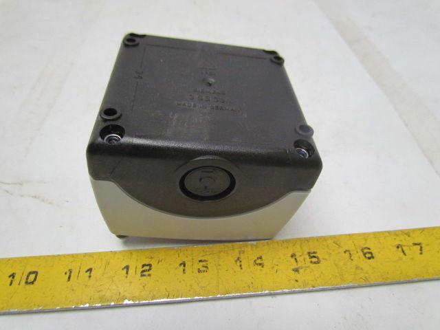 Siemens 3SBES9003 Horizontal Pushbutton Station Jam Reset Illuminated Yellow