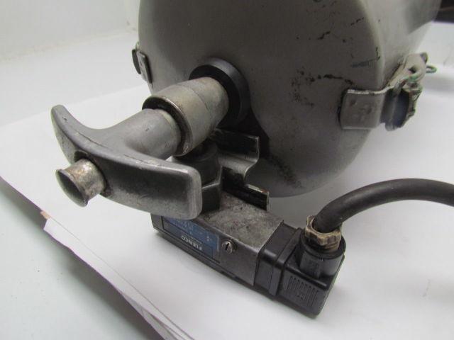 Pneumatic Oil Pump 30:1 Ratio 220V W/Mounting Bracket
