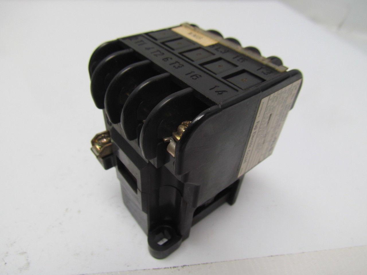 Fuji Electric SRCa3631-05/ 1RCOBO 600VAC Max Contactor