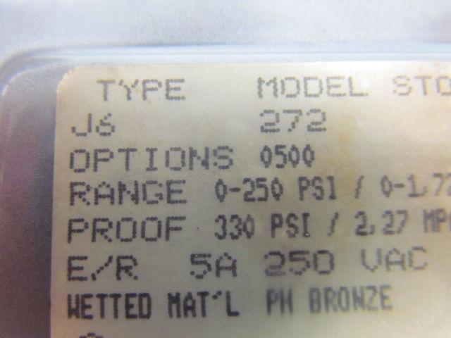 United Electric Controls Type J6 Model 272 Pressure Switch 0-250PSI 250V 1/4"NPT
