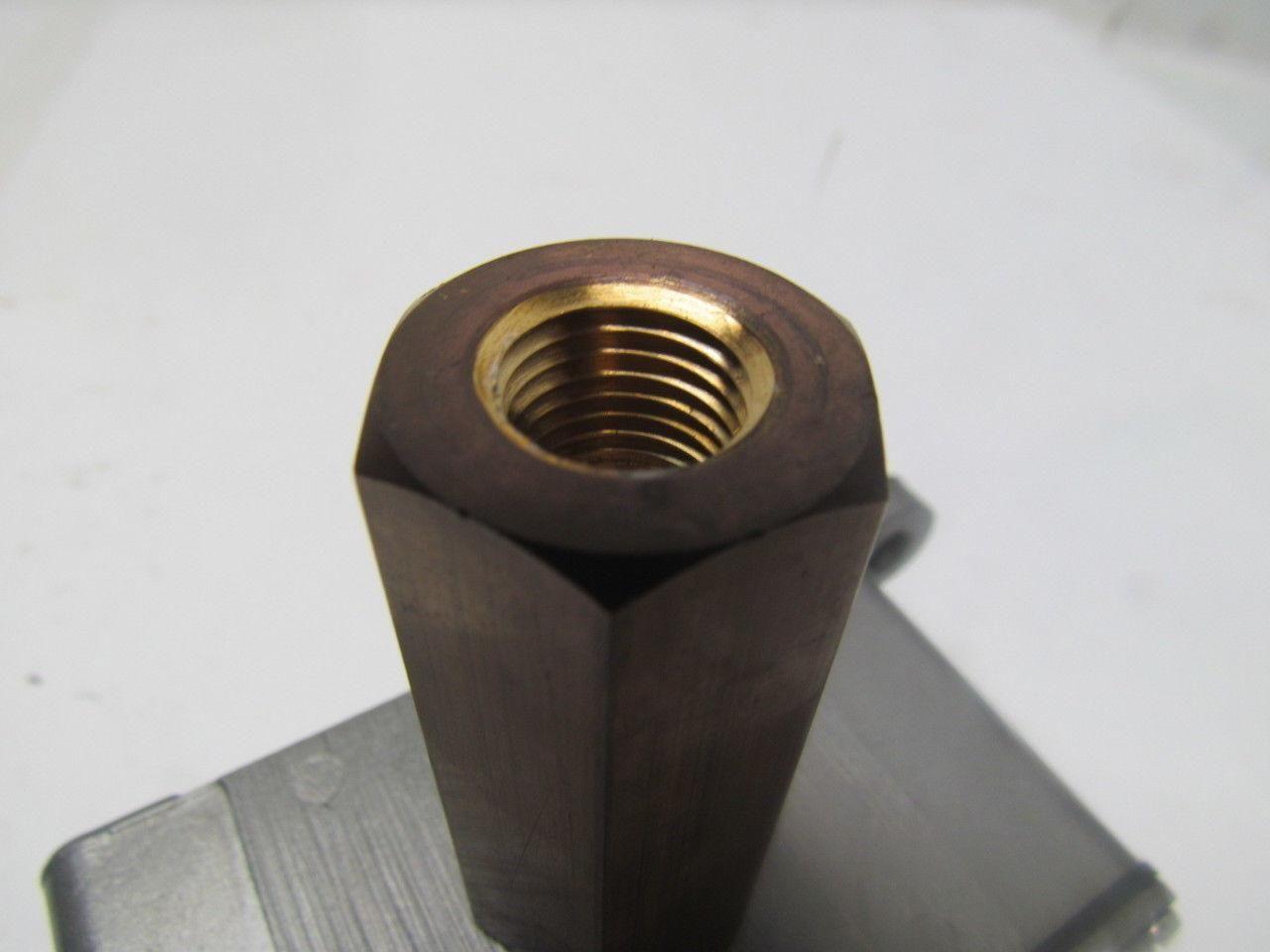 United Electric Controls Type J6 Model 272 Pressure Switch 0-250PSI 250V 1/4"NPT