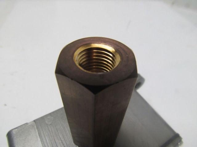 United Electric Controls Type J6 Model 272 Pressure Switch 0-250PSI 250V 1/4"NPT