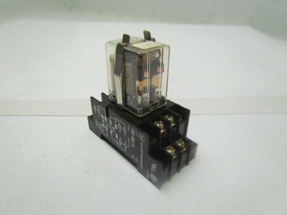 Allen-Bradley 700-HF32A1 10Amp 120/240 Cube Relay w/700HN116 bases Lot of 8