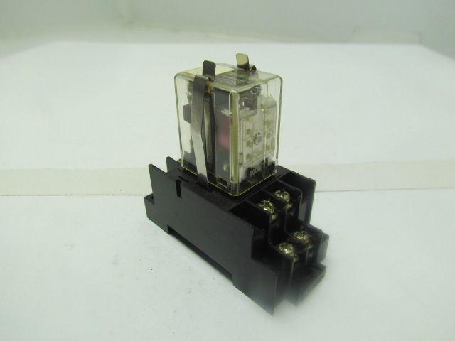 Allen-Bradley 700-HF32A1 10Amp 120/240 Cube Relay w/700HN116 bases Lot of 8