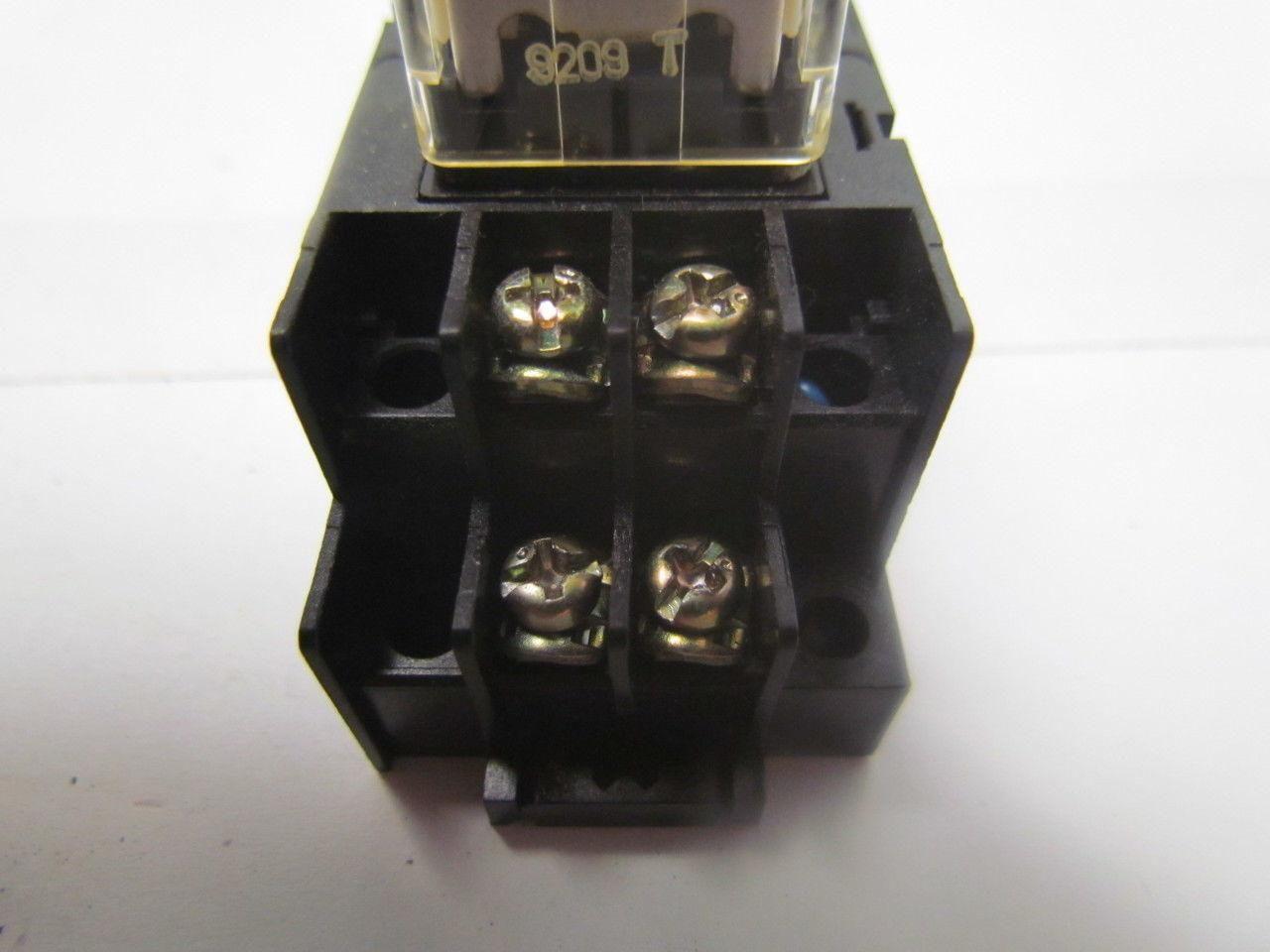 Allen-Bradley 700-HF32A1 10Amp 120/240 Cube Relay w/700HN116 bases Lot of 8