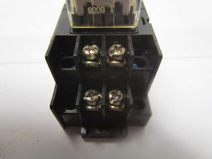 Allen-Bradley 700-HF32A1 10Amp 120/240 Cube Relay w/700HN116 bases Lot of 8
