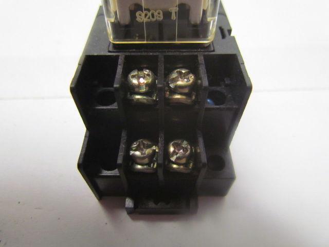 Allen-Bradley 700-HF32A1 10Amp 120/240 Cube Relay w/700HN116 bases Lot of 8