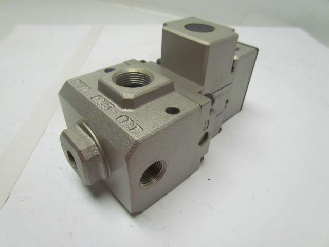 SMC VP3145-043TA Pneumatic Solenoid Valve 3-Port 1/2"npt 110V