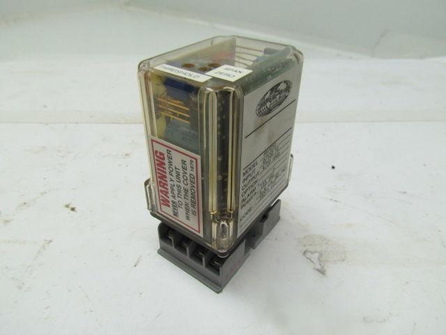 Wilkerson Instrument MM7010 Plug IN Mighty Module Relay W/Base