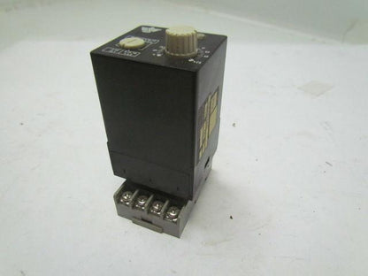 Eagle Signal CR301A6 110V 60H programablerelay w/ base