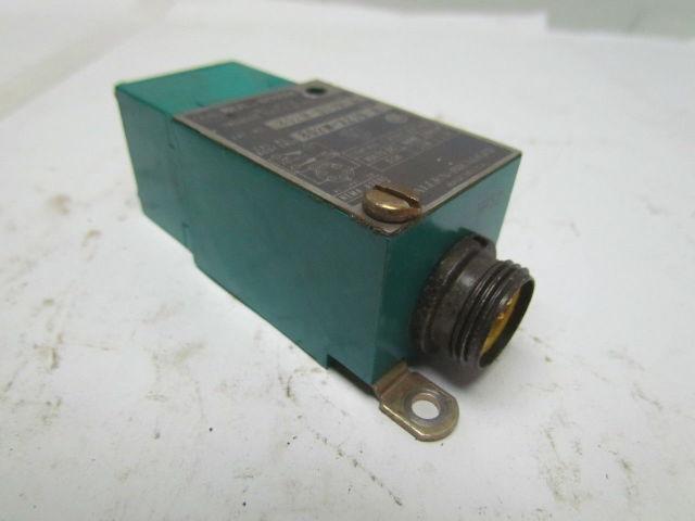 Allen Bradley 802M-DZJ9 Pre Wirer Factory Sealed Limit Switch 5-24VDC 1.1A