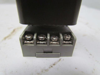 Eagle Signal CG907Q3 120V AC/DC Time Delay Relay w/Base 0.25-1.75 Sec