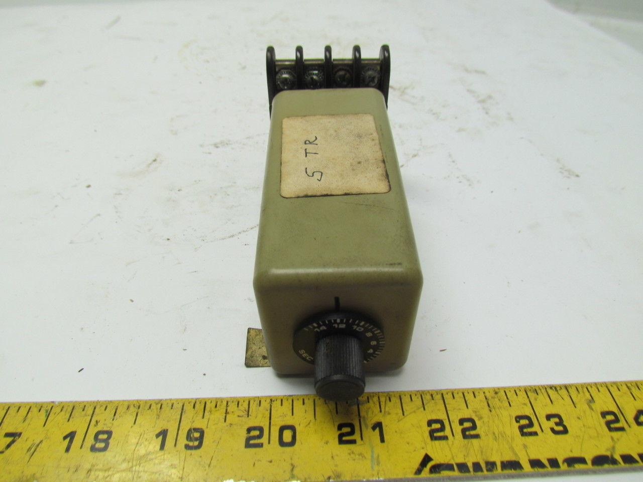 Eagle Signal CG912A3 120V Ac/DC Time Delay Relay w/Base 0-16 Sec.