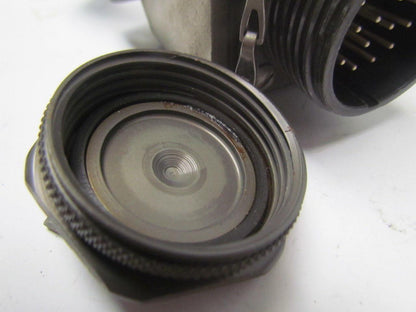 Amphenol ZZM 2516 12 45 Deg Connector Housing 3016-255F Cap 19Pin Male