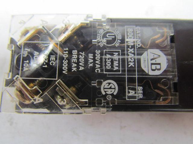 Allen Bradley 800MR-QAL24S Push Button Lighted Switch Green Lens