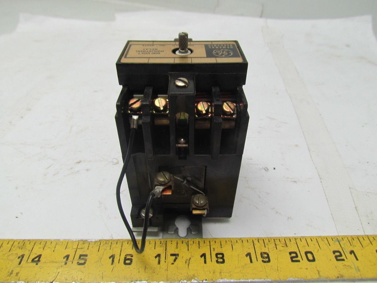 General Electric CR120B D030** Relay 3-Pole NO 600 Volt