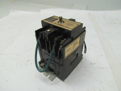 General Electric CR120B D030** Relay 3-Pole NO 600 Volt
