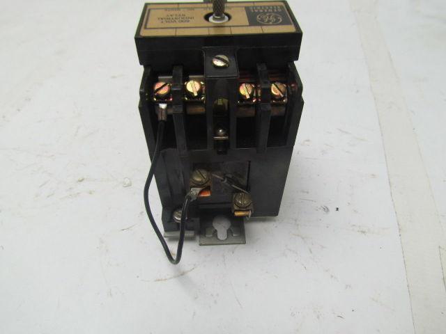 General Electric CR120B D030** Relay 3-Pole NO 600 Volt