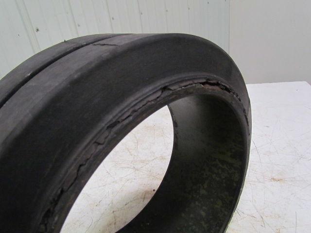15-1/2"X6"X11-1/4" Press On Single Groove Solid Rubber Forklift Tire Wheel