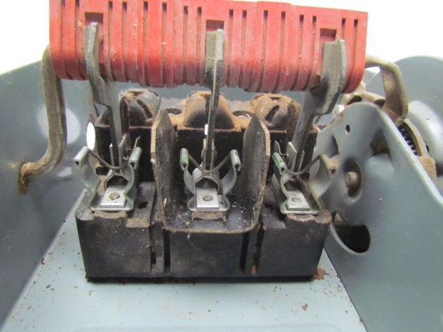 Square D H361 30 amp 600Volt fusedsafety switch disconnect