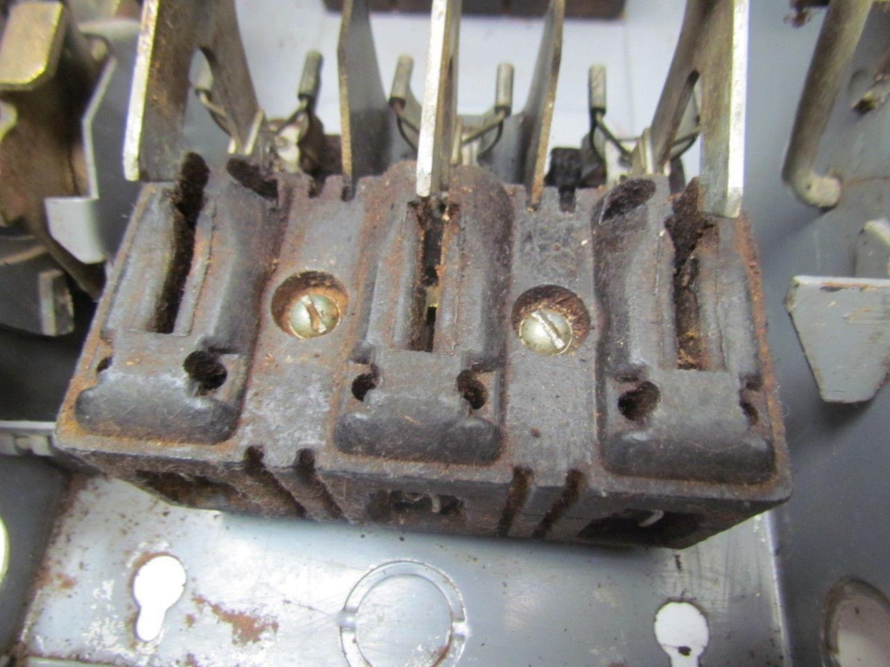 Square D A85341 Ser.A1 Fused single throw safety switch disconnect 30A 600V