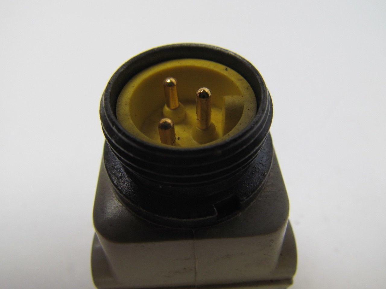 Namco EE530-59400 Inductive rectangular thermoset proximity sensor AC/DC 20-230V