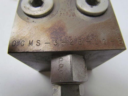 Vickers DGMS-3-2E-10-S 2 station hydraulic subplate port size SAE 3/4-16 UNF-2B