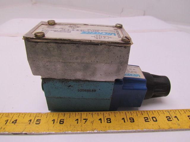 Vickers DG4V-3-OB-M-W-B-40 Solenoid Operated Directional Control Valve
