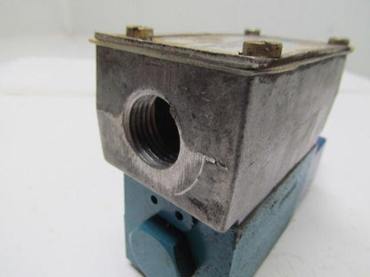 Vickers DG4V-3-OB-M-W-B-40 Solenoid Operated Directional Control Valve