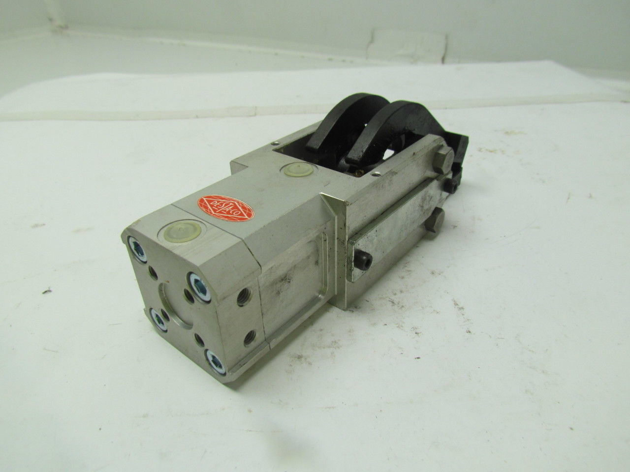 Destaco 84A3-110000000 CAM Type Gripper 333Lbs Grip Force Opening Angle 76 Deg