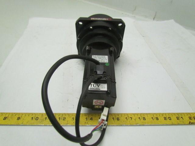 Yaskawa SGMAH-04AAAGC61 AC Servo Motor 400W 200V 3 Phase 3000RPM
