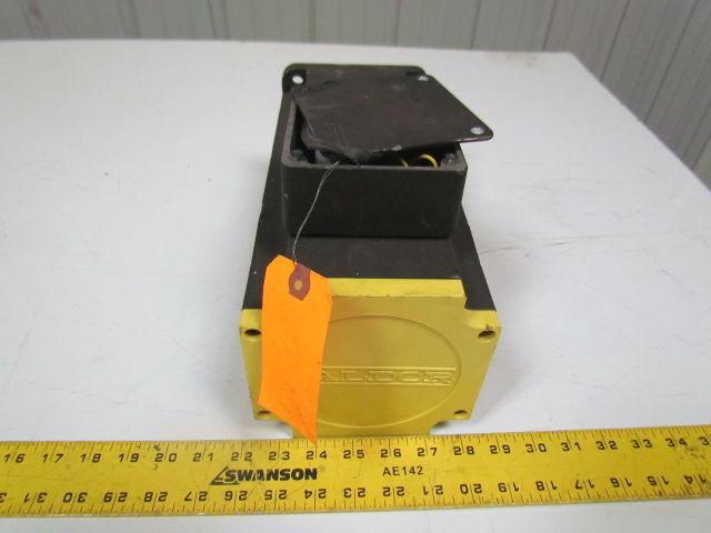 Baldor BSM100C-4250BAX Brushless AC Servomotor 600V Rated 2400RPM Max. 4500RPM