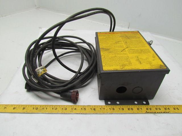 STI MS4328B2-AC1-20X-5R -U-W Light Curtain Controller 115VAC w/ Cables